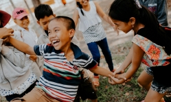 At D6 conference, pastor encourages parents to build resilient, spiritually grounded children in digital age