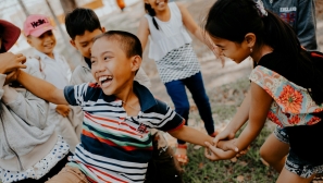 At D6 conference, pastor encourages parents to build resilient, spiritually grounded children in digital age