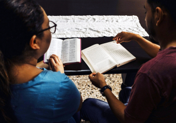 Survey finds most American parents open to the Bible but rarely read it with children