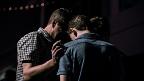 D6 Asia speaker offers five questions to navigate youth deconversion and deconstruction