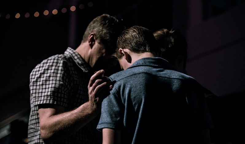 D6 Asia speaker offers five questions to navigate youth deconversion and deconstruction