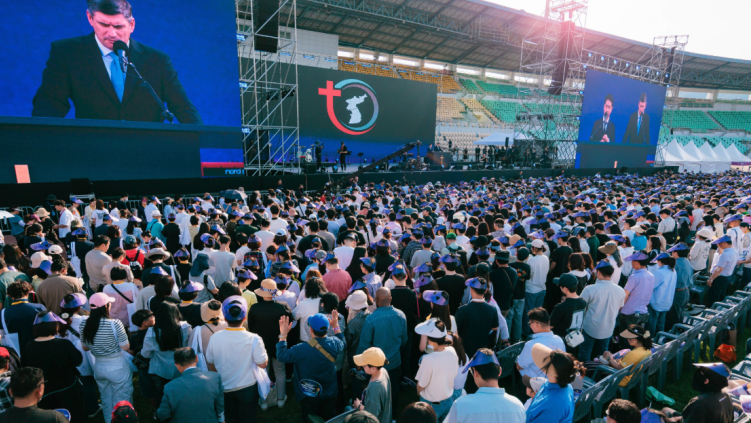 Hundreds make faith decisions at Will Graham crusade in South Korea