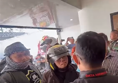 Islamic extremists halt church service in Indonesia