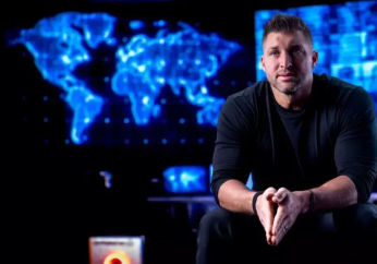 Tim Tebow warns online predators finding ‘evil’ ways to reach kids through smartphones