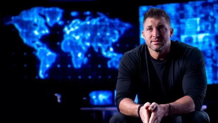 Tim Tebow warns online predators finding ‘evil’ ways to reach kids through smartphones