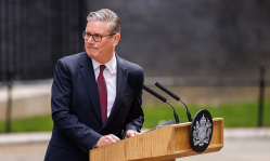 Christian leaders react as UK PM Keir Starmer resigns