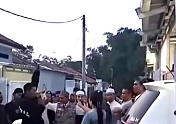 Muslims protest presence of church in Indonesia