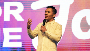 'Life is too short': Manny Pacquiao calls Arise Asia delegates to set soul-winning goals