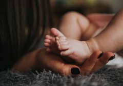 Motherhood study evaluates depth of life transformation for new moms