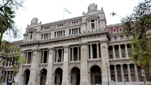 Argentine evangelical alliance raises concerns after court suspends decree restricting hormone treatments for minors