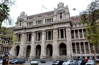 Argentine evangelical alliance raises concerns after court suspends decree restricting hormone treatments for minors