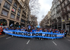March for Jesus returns to Buenos Aires, drawing tens of thousands for prayer and worship
