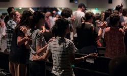 Swiss free churches issue guide on renting church buildings to migrant congregations