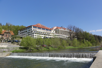 Unexpected hotel renovation forces European Leadership Forum to look for a new 2027 site