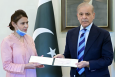 Pakistan’s PM honors Christian nurse who risked her life to save infant