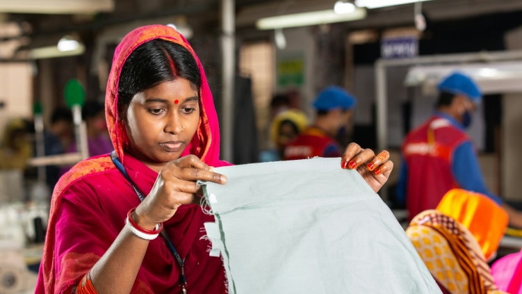 Baptist report highlights gap between fashion brands’ commitments and workers’ rights